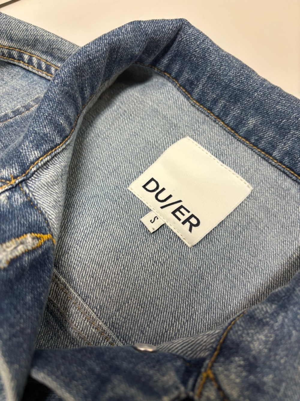 DU/ER Men's Blue Denim Jacket - Classic Trucker Style - Picture 2 of 3